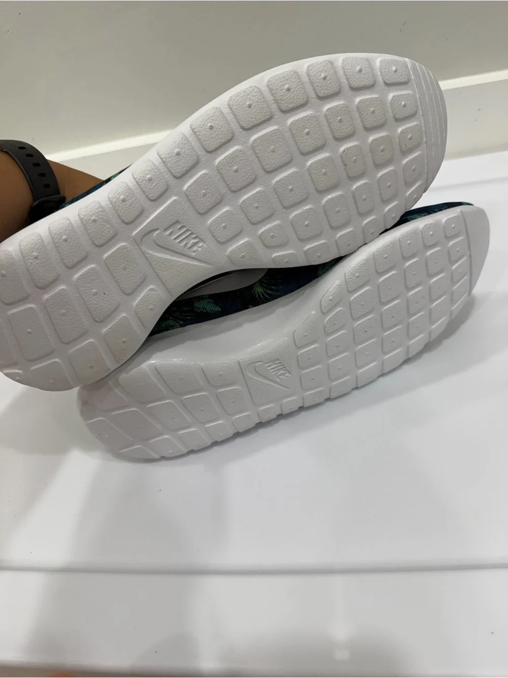 Nike Roshe Run Print Sneakers Size 9 shoes